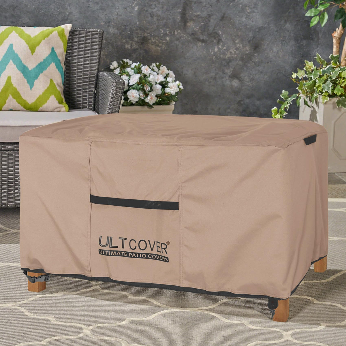 Durable stitching and weather-ready build for outdoor patio use