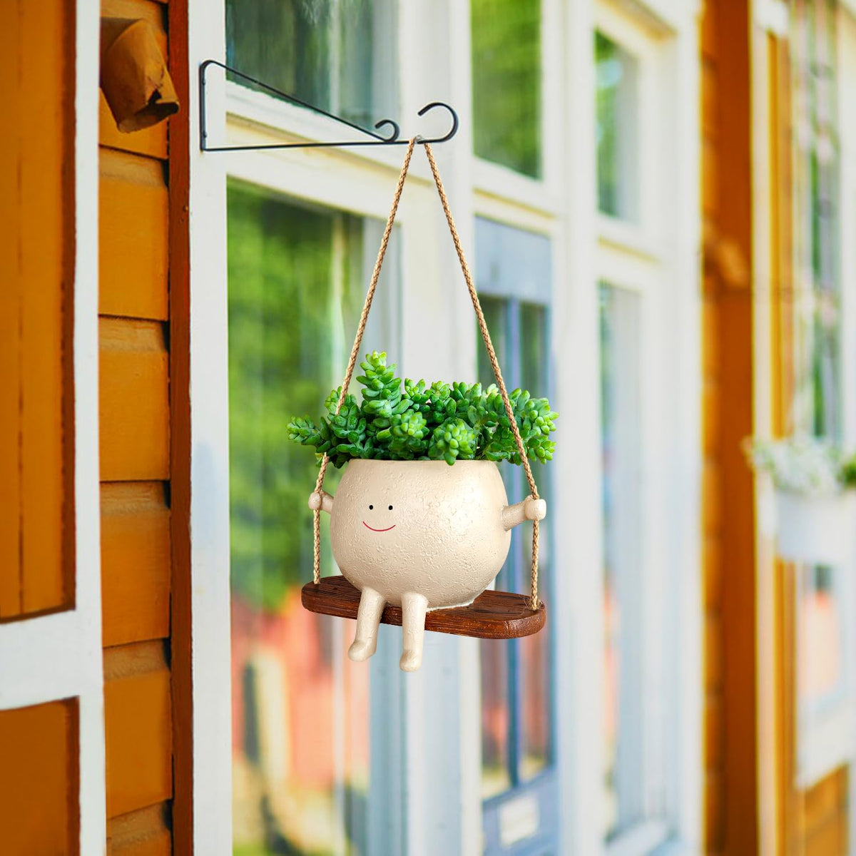UMESONG face planter in garden or living room adds playful charm.