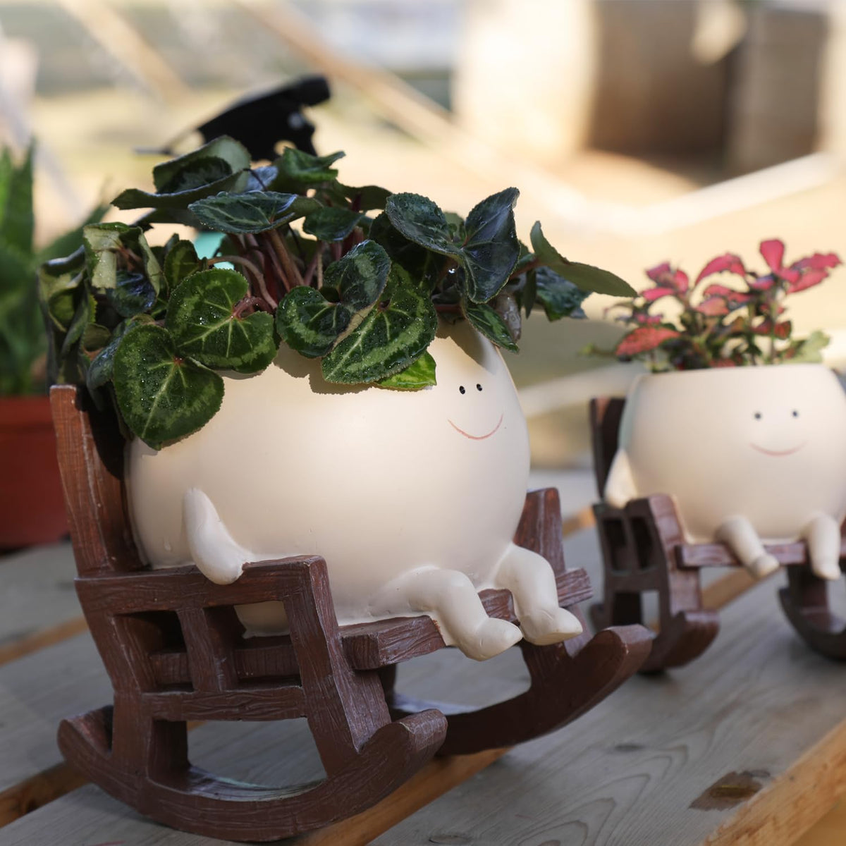 UMESONG Gift-ready smile planter ideal for desks, shelves, and gifting.
