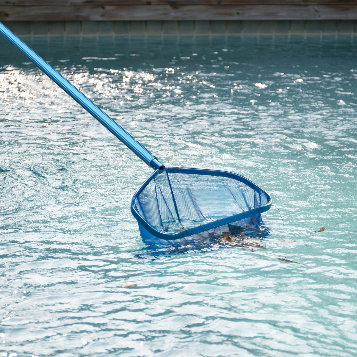 UNCO blue aluminum pool pole offers durable construction for demanding use.