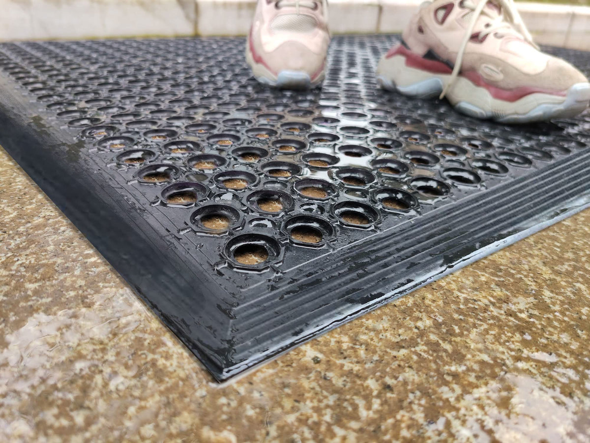 Uniboho durable garage entry mat resists moisture and dirt.