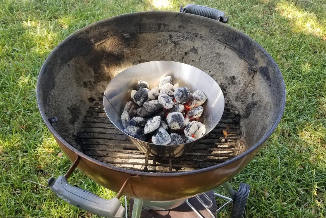Uniflasy BBQ Whirlpool extreme-sear-zone enables high-heat searing in the center.