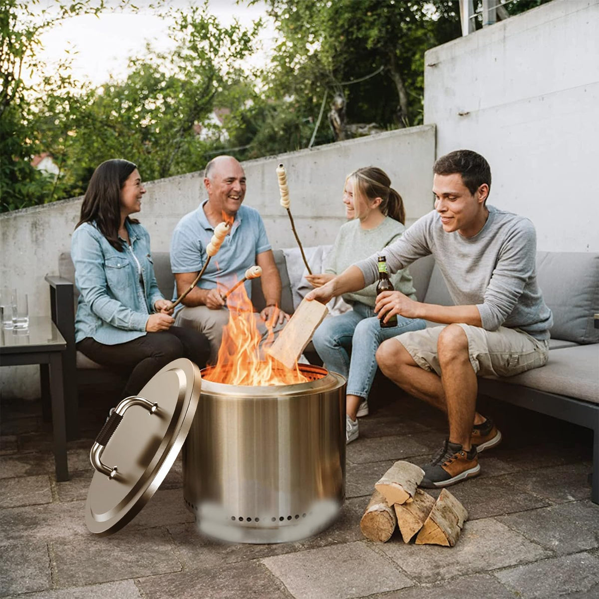 Uniflasy protective lid keeps rain and dust out of the fire pit