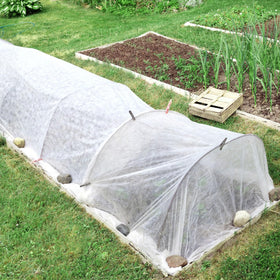 Unves durable PE-material netting close-up.
