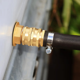 UNWAVER double-female hose connector swivel enables easier setup