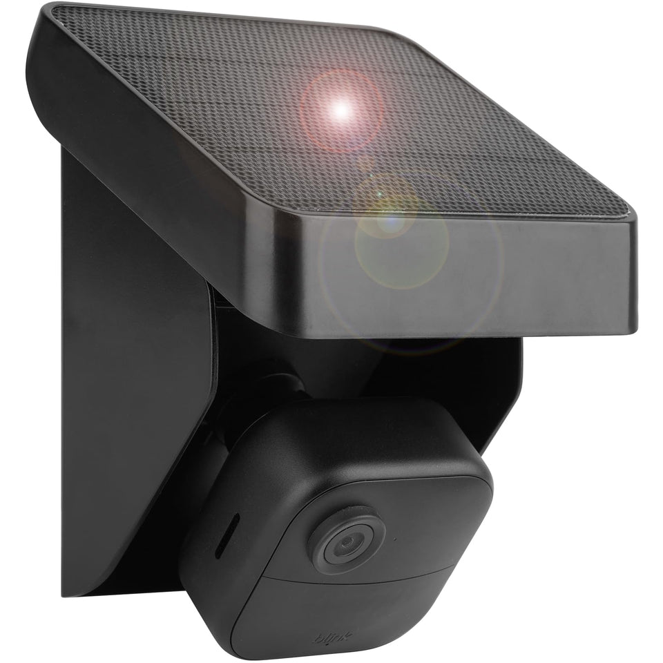 Uogw Blink 4 compatible charging mount keeping camera powered in sun.
