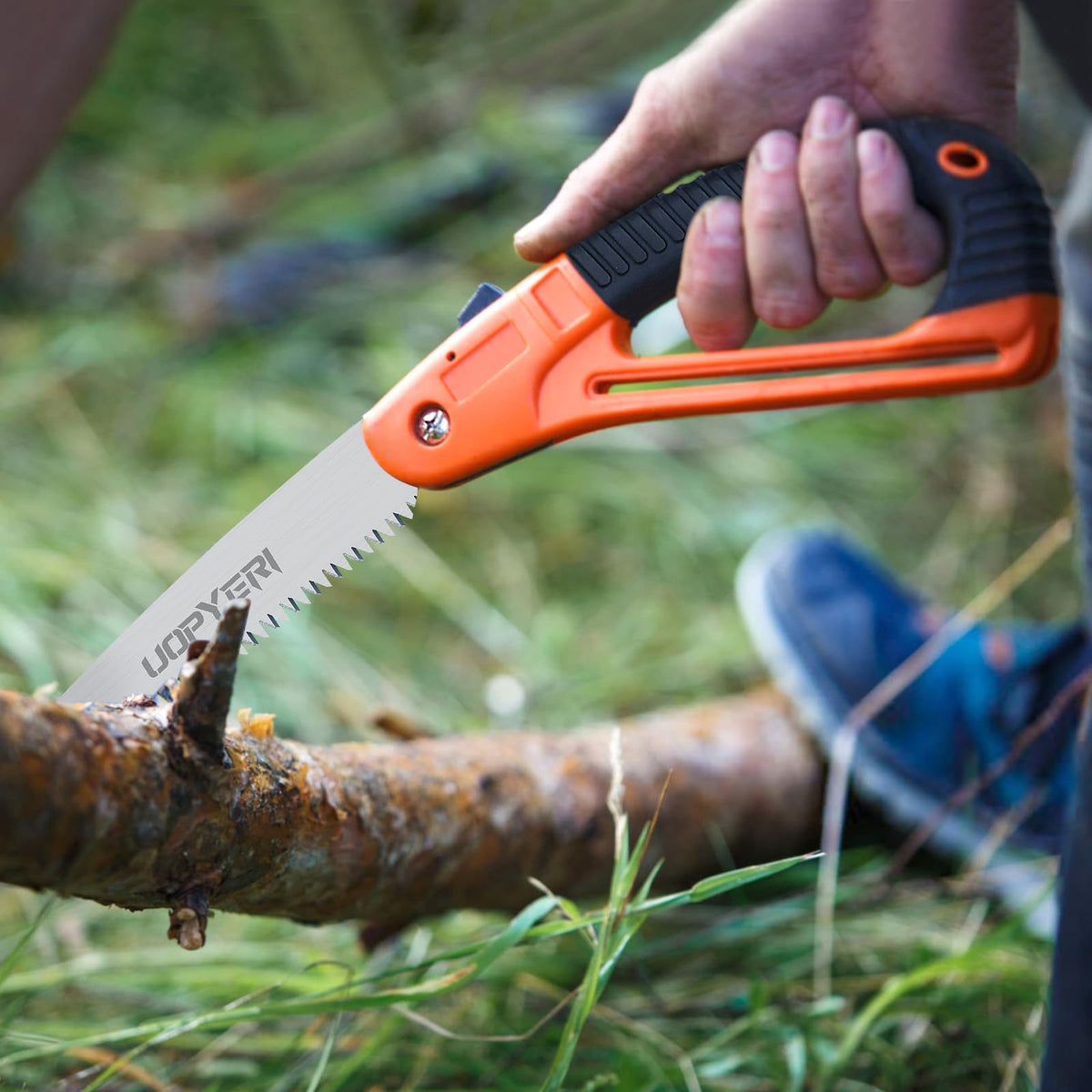 Uopyeri folding saw suitable for pruning, camping, and DIY projects.