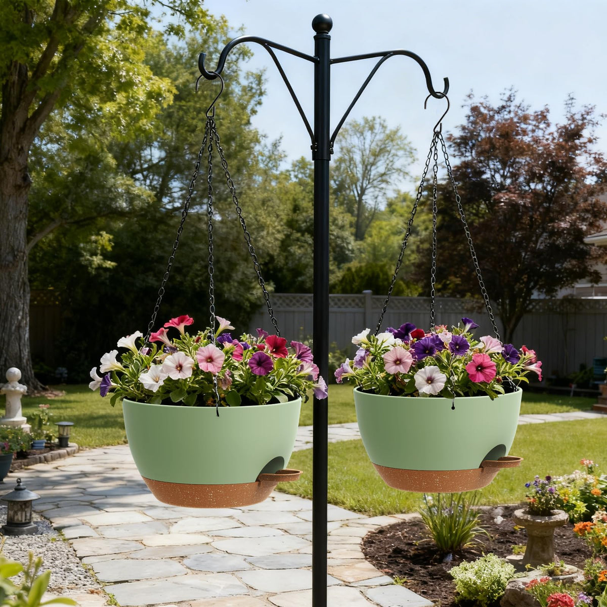 Mesh-bottom drainage on UOUZ planter supports airflow and healthy roots.