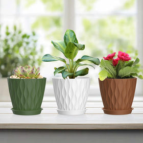 UOUZ 3D textured plastic pot resistant to cracking and fading over time.