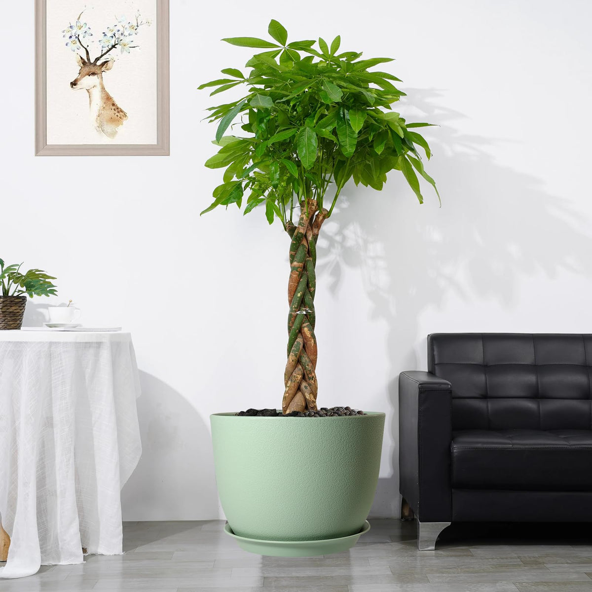 UOUZ modern minimalist planter in green complements any room.