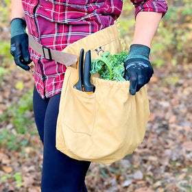 UpBloom harvest apron buckle closure provides secure, adjustable fit during long sessions