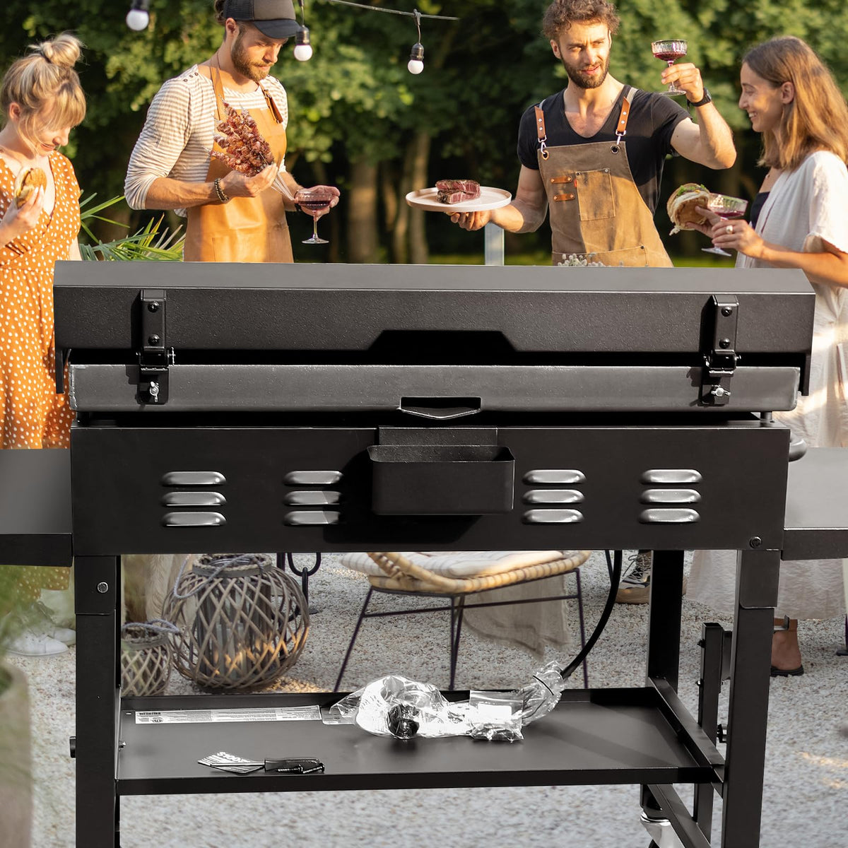 Utheer lid integrates with 36-inch Blackstone griddles—no disassembly needed.