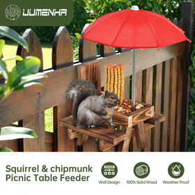 Corn cob holder on the UUMENHA feeder for easy snack loading