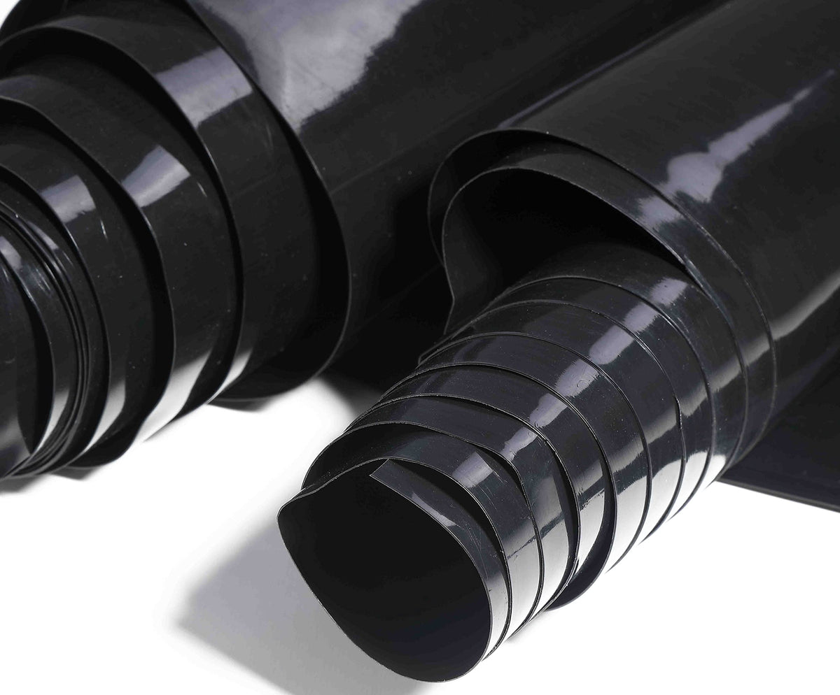 Easy-clean UWIOFF liner reduces soil contamination in ponds