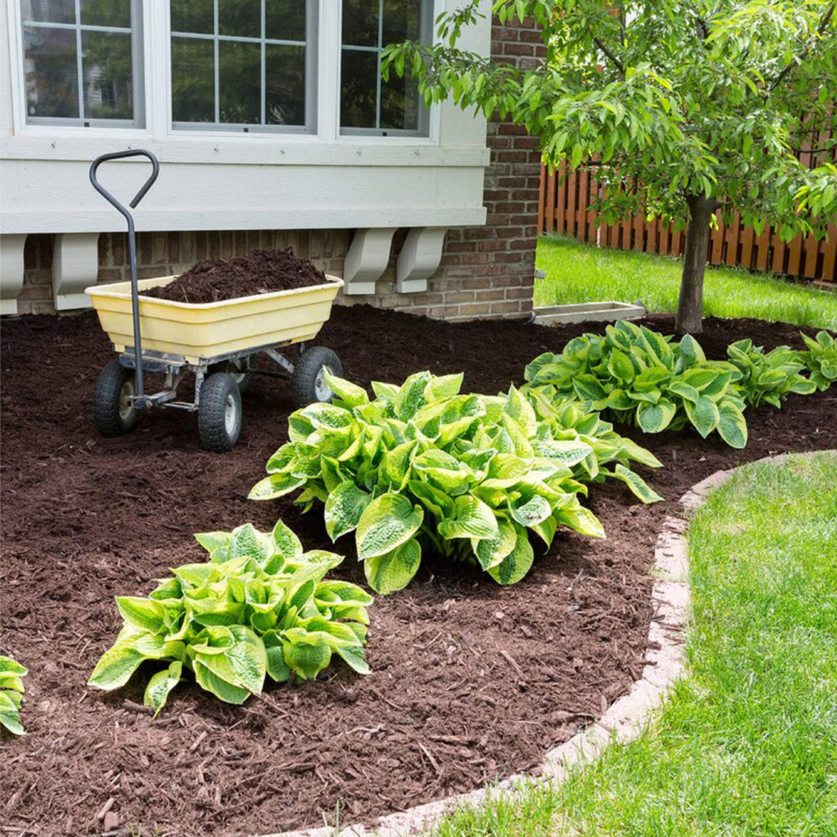 UWIOFF artificial grass underlay supports a neat, even lawn foundation.
