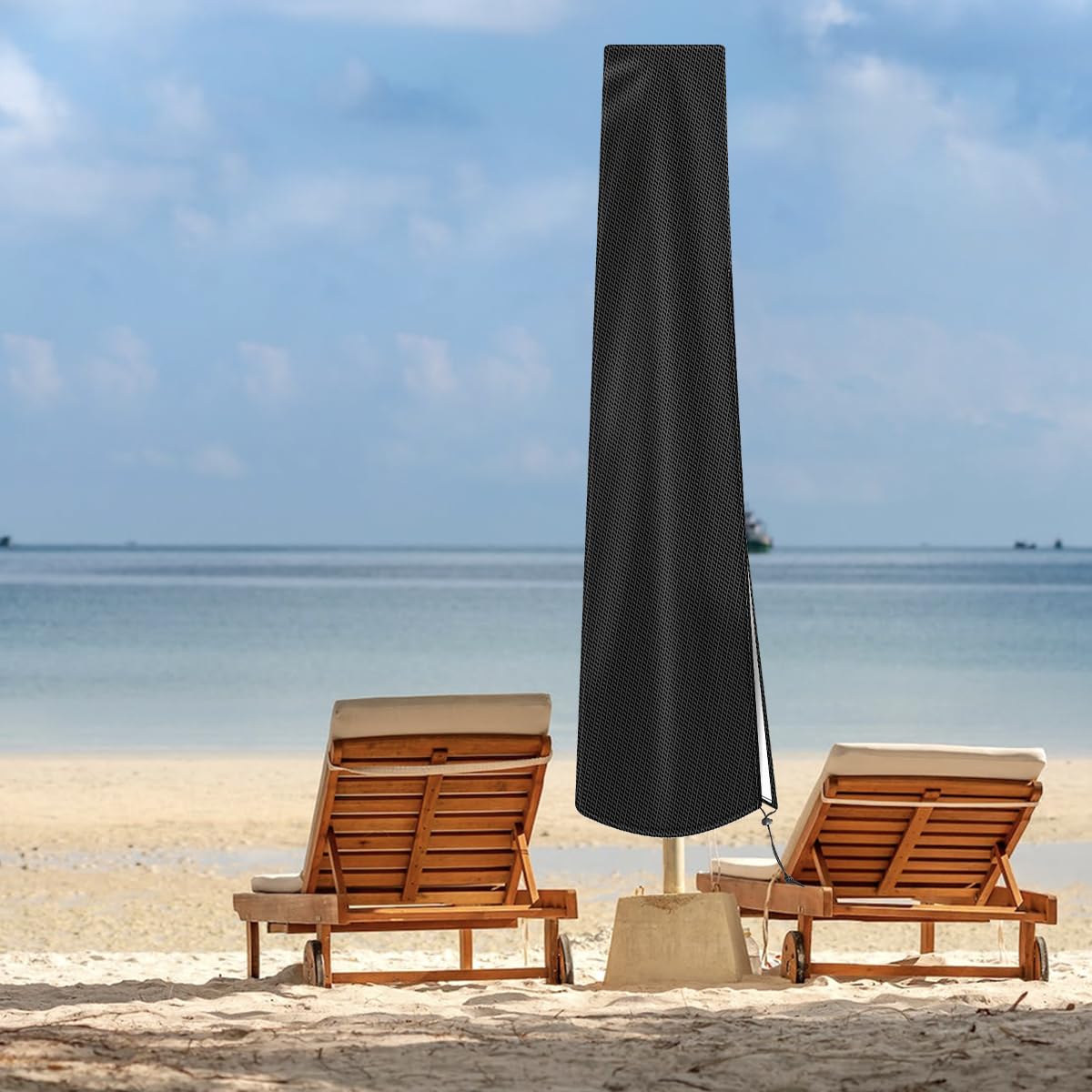 Vainlley cover protecting umbrella from rain and dust outdoors