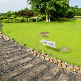 VANQOU water-resistant arrow sign for durable outdoor use