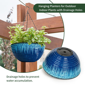 Vanslogreen triangular chain provides secure hanging support for outdoor use.