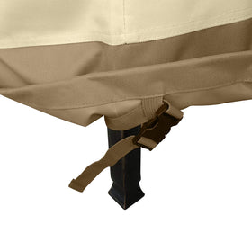 Elastic hem and toggle ensure a secure, wind-resistant fit on windy days.