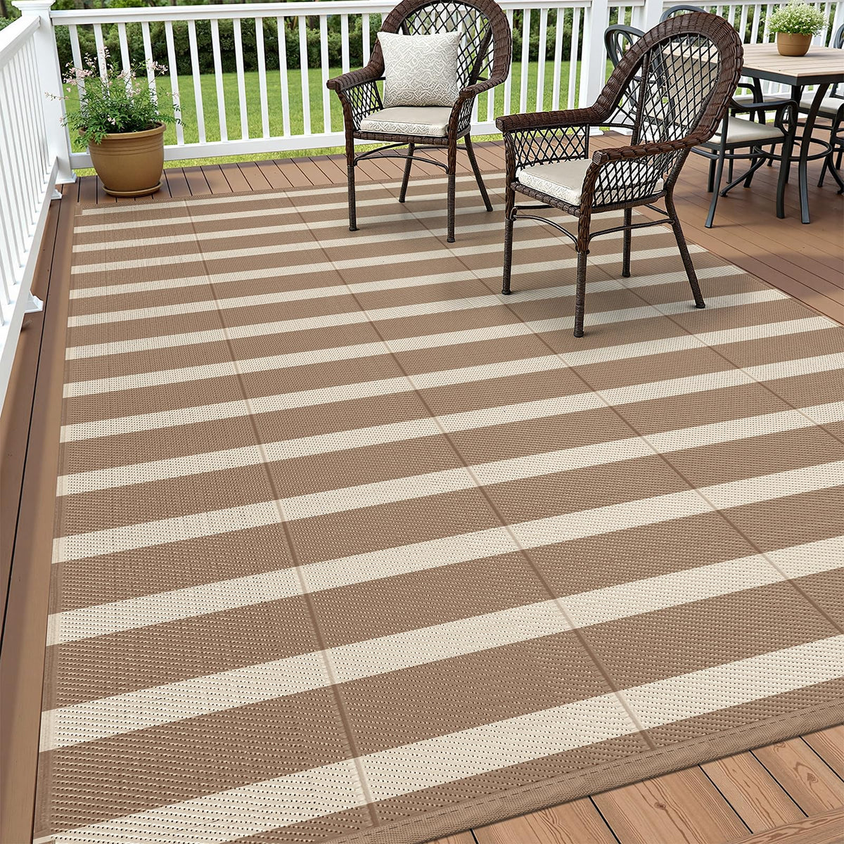 Vaukki 5x8 reversible stripes outdoor rug for versatile patio styling