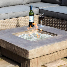 vchin glass is easy to clean with water or vinegar
