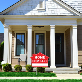 Venicor no-tools setup makes deployment quick for real estate yard displays.