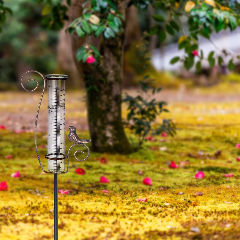 Venniy rain gauge doubles as garden decor while staying durable.