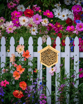 vensovo mason bee house gift idea for bee lovers, garden decor, and nature-friendly spaces.