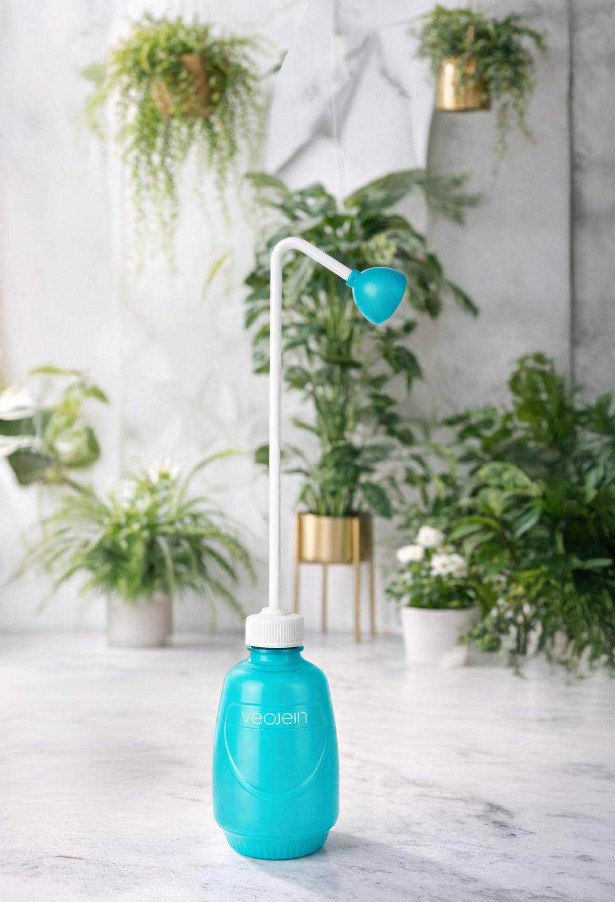 VEOJEIN long-neck option reaches tall planters without strain.