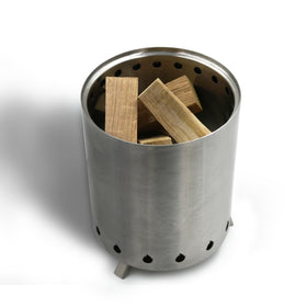 VERSAWOOD oak-firewood in action delivering authentic wood-fired flavor.