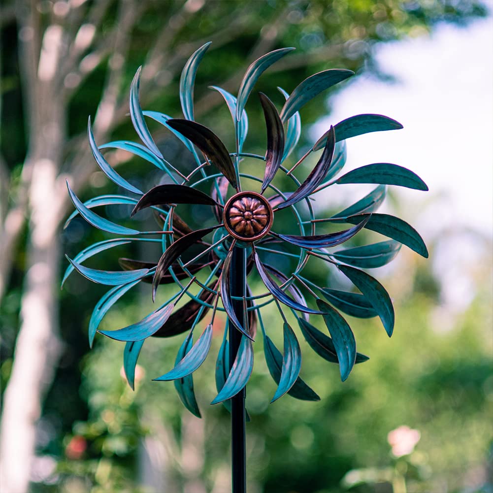VEWOGARDEN wind-spinner with metal stake showing stable garden display