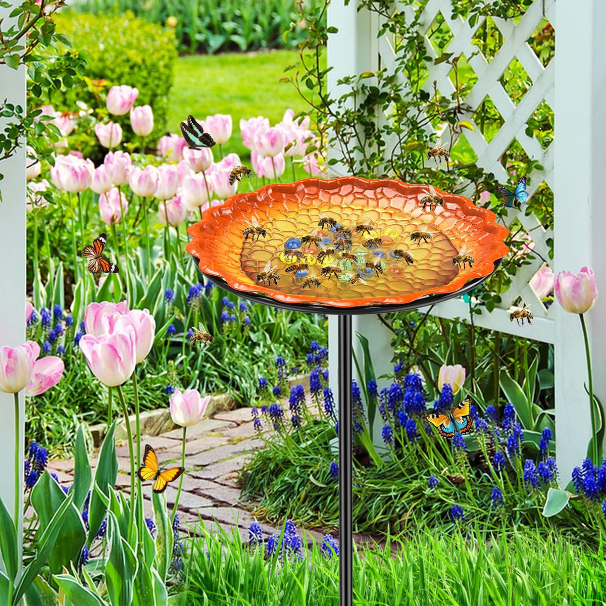 VeyFolzin.st Flower design attracts bees and butterflies to the garden.