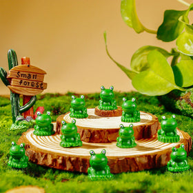 VICROIC mini resin frog figurine 5 adds playful detail to miniature landscapes.