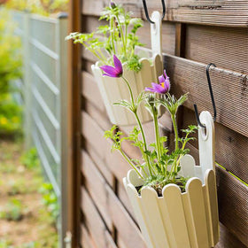 Vindar bird feeder or lantern hanger keeps items secure.