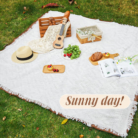 VitalCozy 2in1 design for versatile use during picnics, camping, and beach outings.