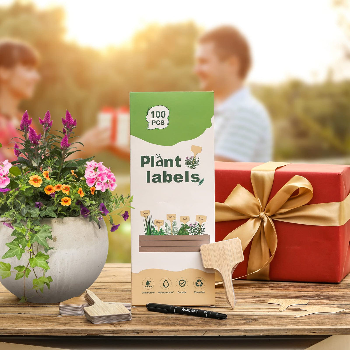 VITEVER durable BPA-free labels resist wear in outdoor use.