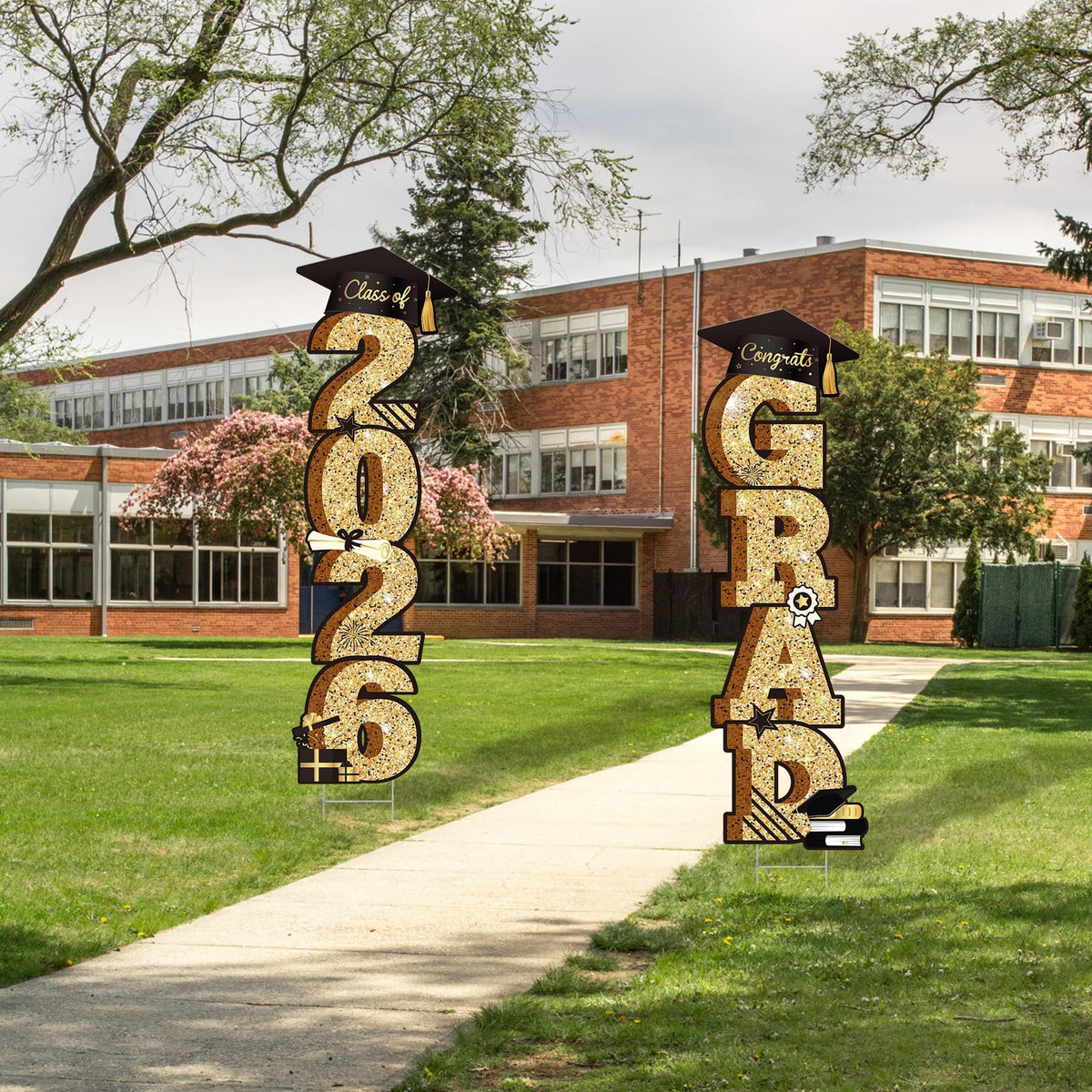 Vivantia 2026 GRAD signs create inviting photo moments for guests.