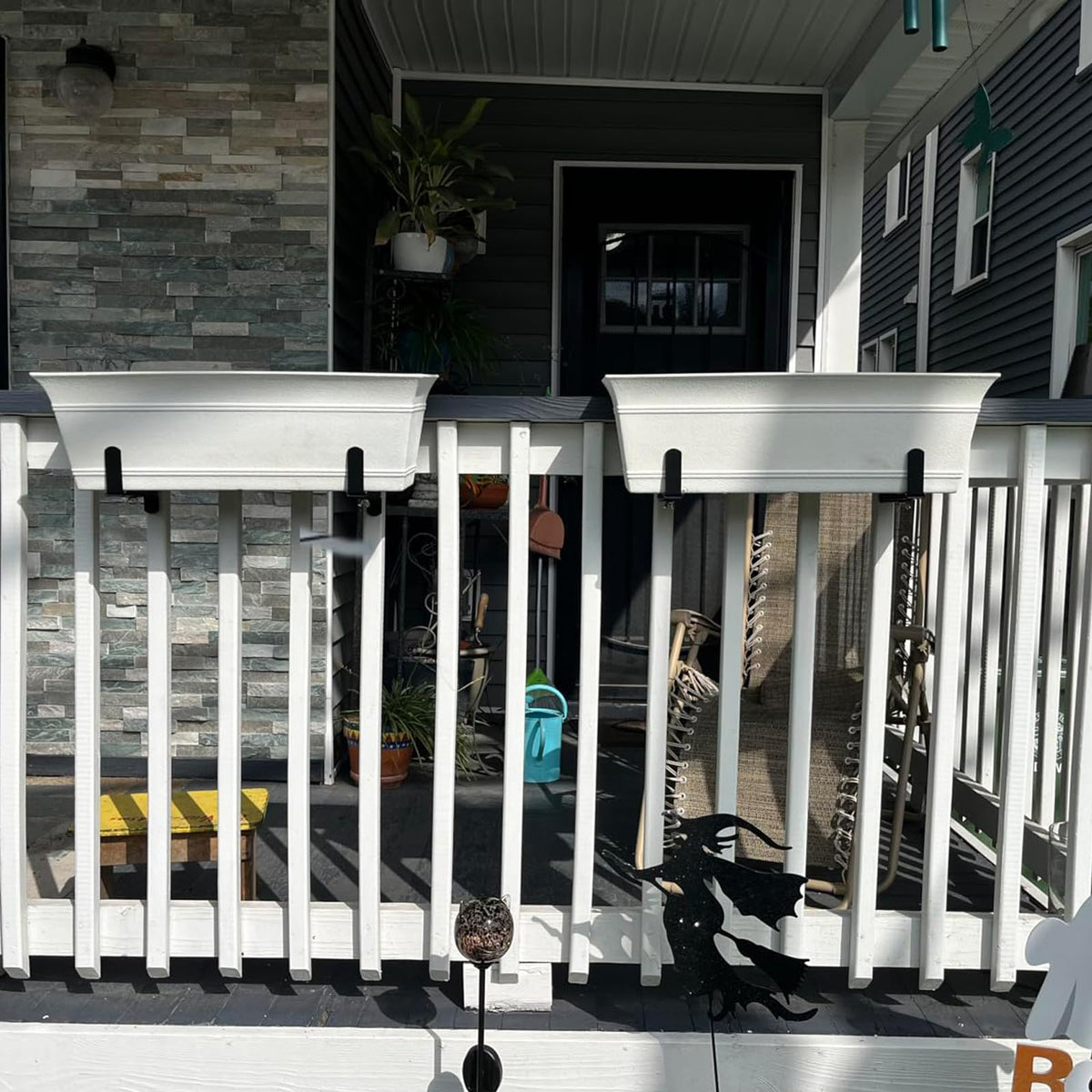 VIVIKEN 2-pack planter brackets provide ready coverage and flexibility.
