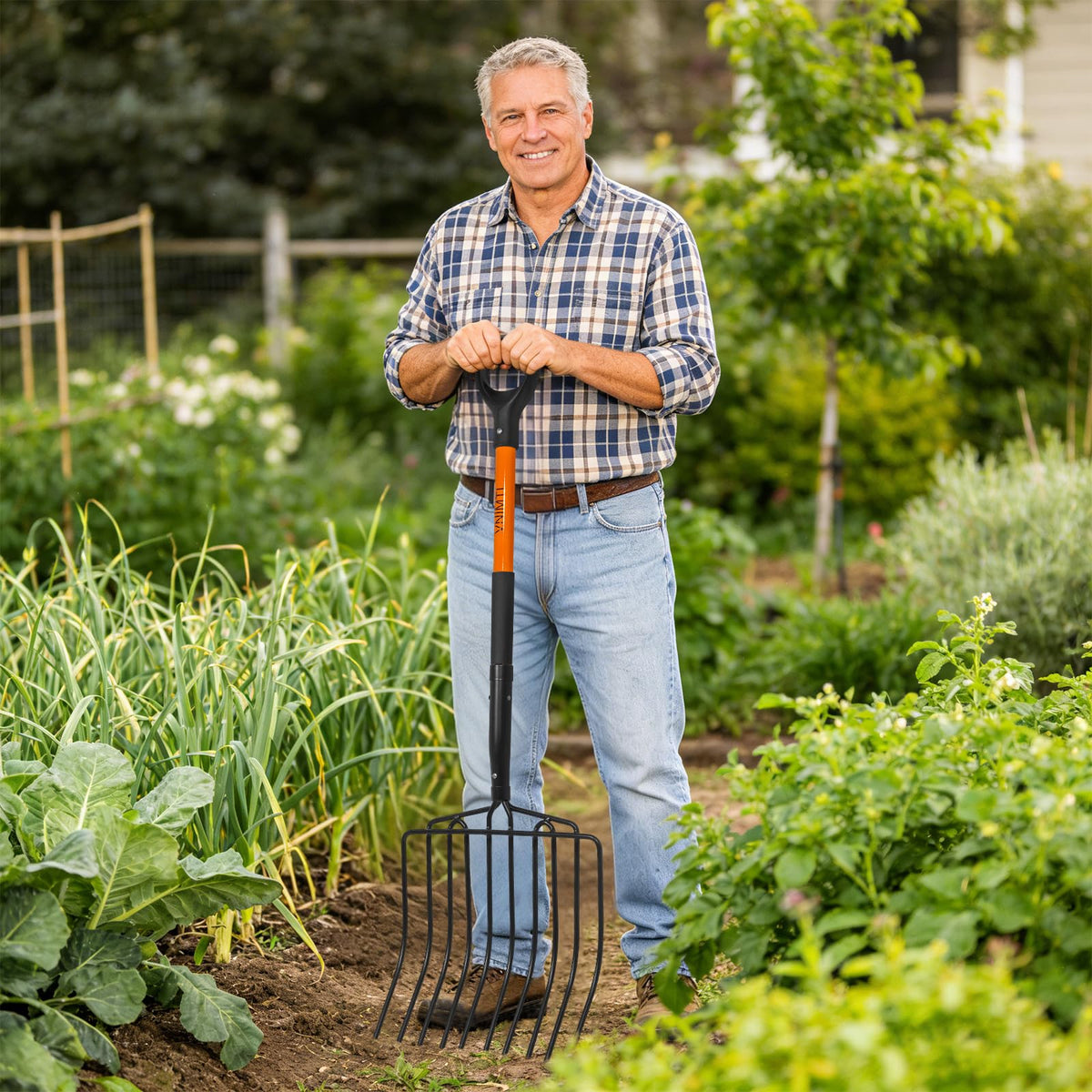 VNIMTI Pitch Fork ideal for garden mulch and compost tasks