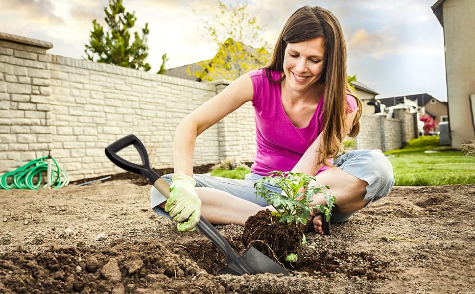 VNIMTI shovel anti-rust coated blade resists moisture and soil wear.