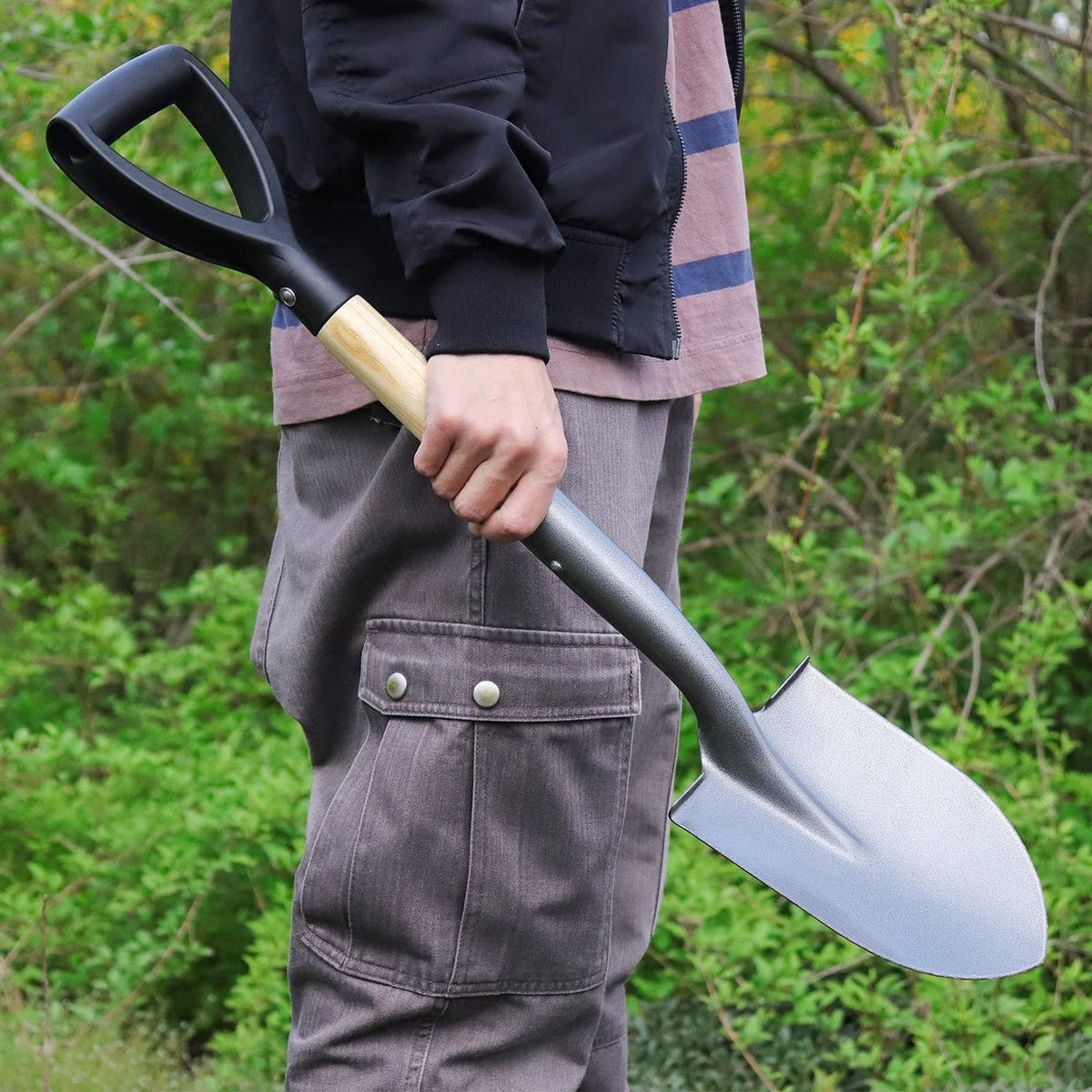 VNIMTI shovel compact design fits easily in trunk or toolbox.