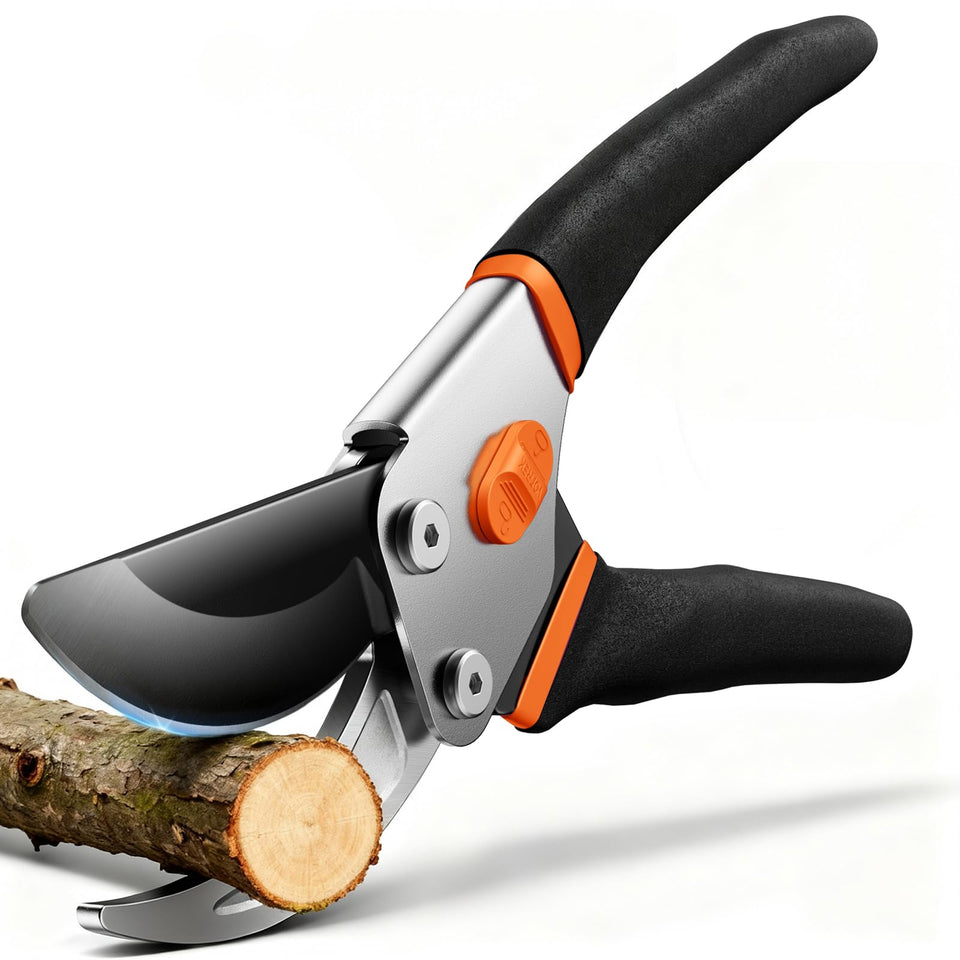 VOTREK pruning shears closed with ergonomic grip for comfortable pruning.