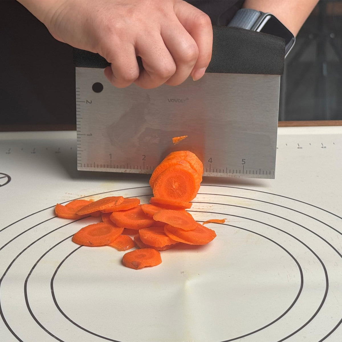 Vovoly dishwasher-safe design supports easy cleanup after busy cooking sessions.