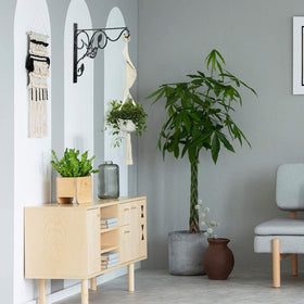 Vumdua lantern hanging hook enhances ambient lighting indoors or outdoors.