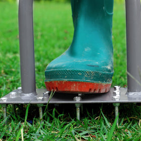 Walensee durable yard tool handles tough soil and clay.