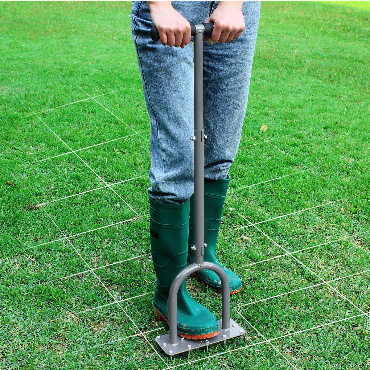 Walensee padded T-handle provides comfortable grip during work.