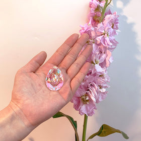 WASTROYAL window suncatcher decor to brighten spaces