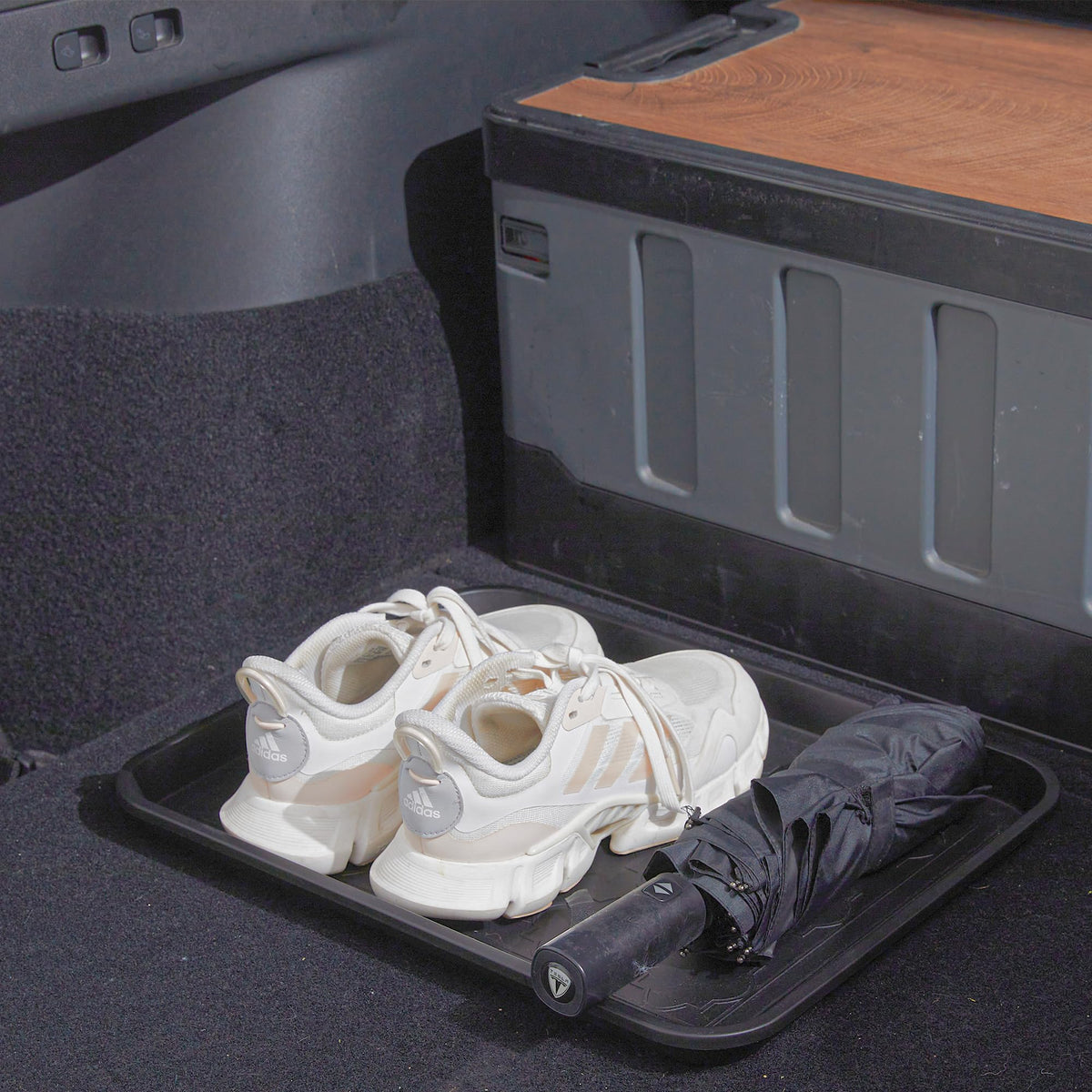 WATANIYA PET boot tray non-slip bottom stays in place on smooth floors.