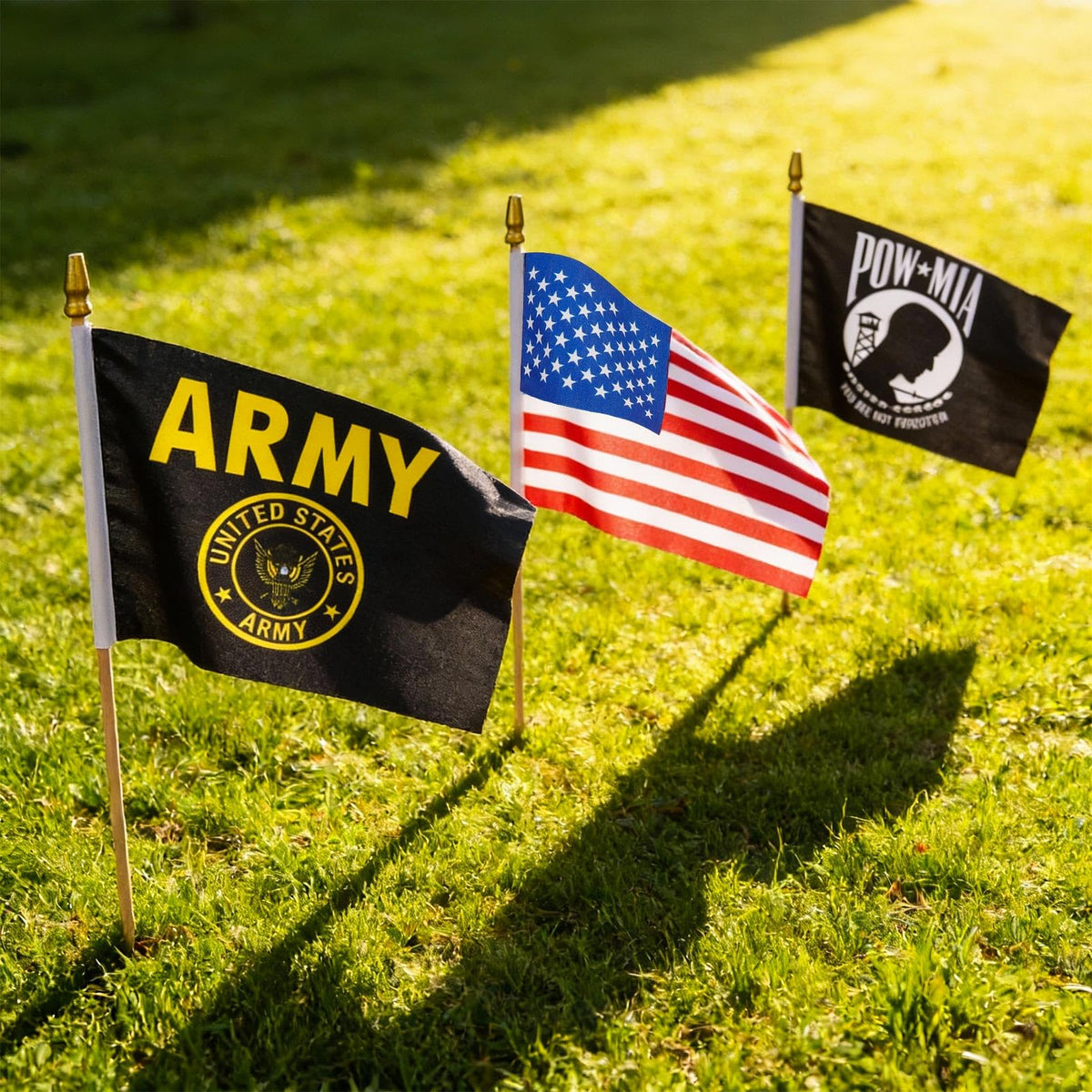 WATMTIN Army Gold Crest flag adds regal detail to parades.