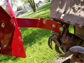 Wawews Hiller-Furrower Kit packaging includes bucket, wings, bracket, joints, screws and nuts.